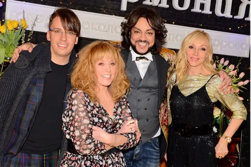 Кристина Орбакайте прокомментировала слухи о эмиграции Аллы Пугачевой Кристина Орбакайте прокомментировала слухи о эмиграции Аллы Пугачевой