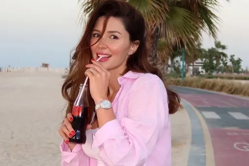 Анна Заворотнюк показала редкое фото с 6-летней сестрой в День знаний Анна Заворотнюк показала редкое фото с 6-летней сестрой в День знаний