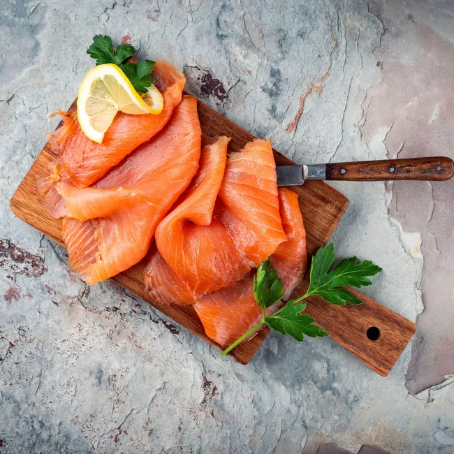 Какая красная рыба самая вкусная и как её правильно засолить — спросили у шефа