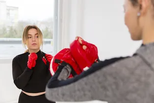 Жертв домашнего насилия будут тренировать в бойцовском клубе Якутии Жертв домашнего насилия будут тренировать в бойцовском клубе Якутии