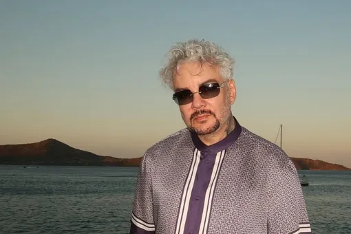 Филипп Киркоров показал незаживающую рану после ожога на сцене Филипп Киркоров показал незаживающую рану после ожога на сцене