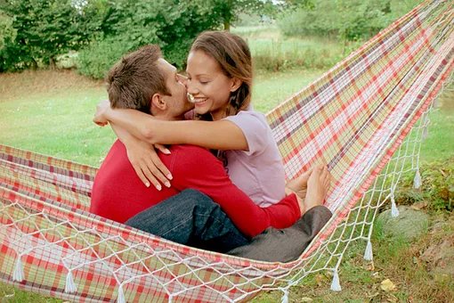 Алина Фаркаш о том, почему универсальные советы про отношения не работают Алина Фаркаш о том, почему универсальные советы про отношения не работают