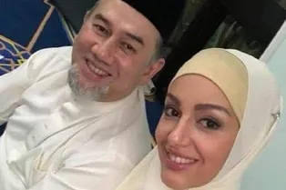 Женившийся на русской девушке король Малайзии отрекся от престола