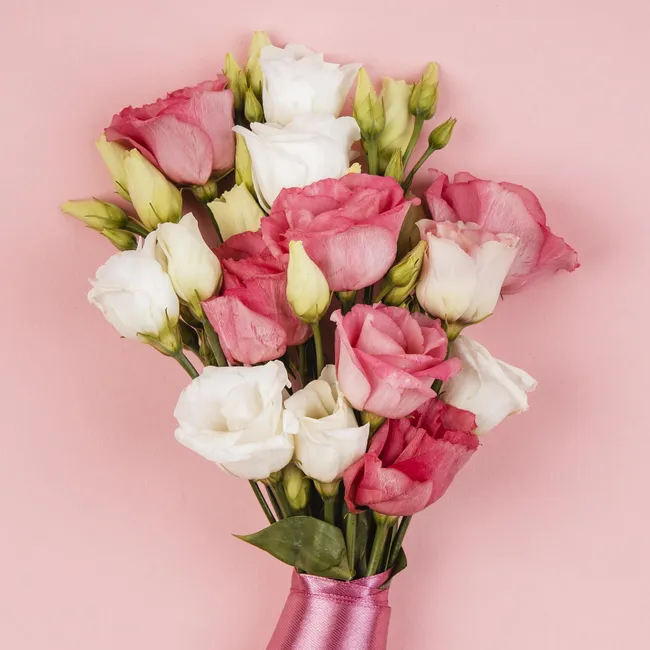 Простоят ли розы две недели? Флорист поделился секретными лайфхаками для продления жизни цветов