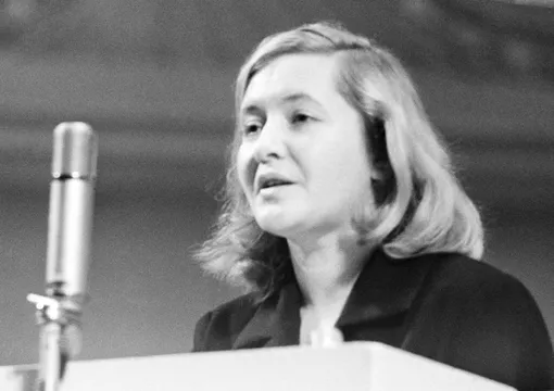 Юлия Друнина, поэтесса, которая писала о женщинах на передовой: фото, биография, личная жизнь