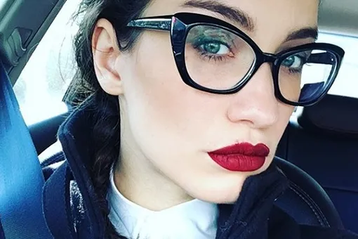 Виктория Дайнеко защитила годовалую дочь от агрессивного пассажира поезда Виктория Дайнеко защитила годовалую дочь от агрессивного пассажира поезда