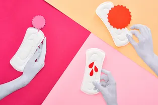 «Может, перенесешь их на другой день?» Нелепые высказывания мужчин о месячных