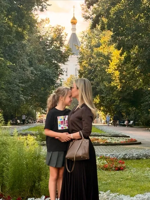 Пелагея с дочерью Таисией Пелагея с дочерью Таисией