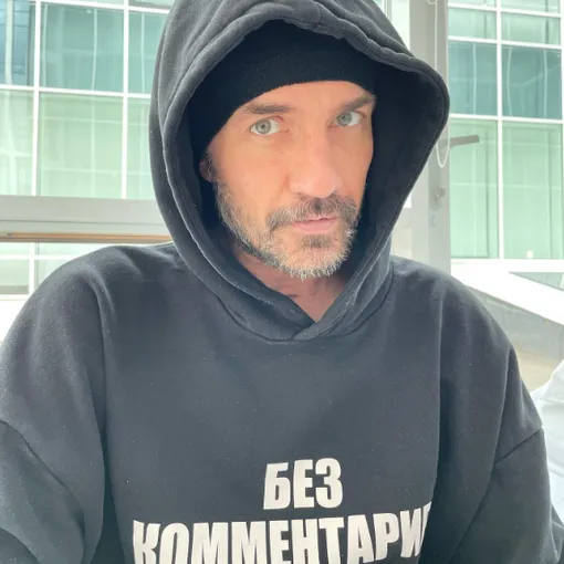 Первое фото Романа Костомарова Первое фото Романа Костомарова