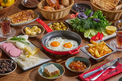 Где завтракать в Москве на новогодних праздниках: 11 кафе и ресторанов Где завтракать в Москве на новогодних праздниках: 11 кафе и ресторанов