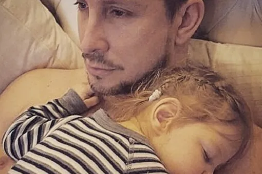 Новые подробности о здоровье двухлетней дочери с ДЦП певца Данко Новые подробности о здоровье двухлетней дочери с ДЦП певца Данко