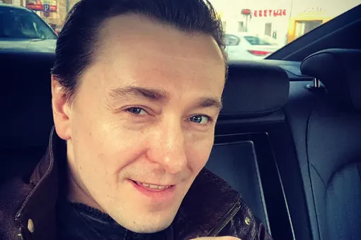 Сергей Безруков опубликовал семейные фото с дочерью и женой Сергей Безруков опубликовал семейные фото с дочерью и женой