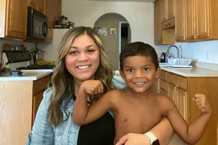 «Я спасла его, а он — меня»: женщина ушла от мужа, чтобы усыновить племянника «Я спасла его, а он — меня»: женщина ушла от мужа, чтобы усыновить племянника