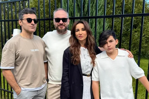 «С двумя мужьями сразу»: жених и экс-супруг повели с Анфисой Чеховой её сына в школу «С двумя мужьями сразу»: жених и экс-супруг повели с Анфисой Чеховой её сына в школу