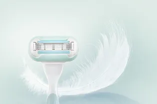 ГЛАДКОСТЬ И НЕЖНОСТЬ БЕЗ РАЗДРАЖЕНИЯ: бритва Venus Embrace Sensitive для чувствительной кожи ГЛАДКОСТЬ И НЕЖНОСТЬ БЕЗ РАЗДРАЖЕНИЯ: бритва Venus Embrace Sensitive для чувствительной кожи