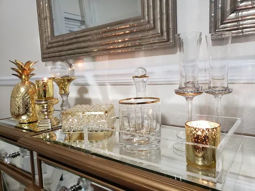 Огненная Лошадь любит золотой цвет, если использовать его в интерьере, то это принесет деньги и достаток в 2026 году. Огненная Лошадь любит золотой цвет, если использовать его в интерьере, то это принесет деньги и достаток в 2026 году.