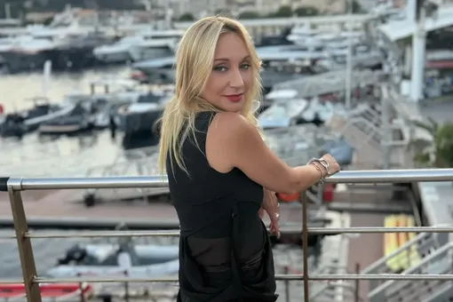 «Стройняшки»: Кристина Орбакайте показала, как отдыхает с семьей в Греции «Стройняшки»: Кристина Орбакайте показала, как отдыхает с семьей в Греции