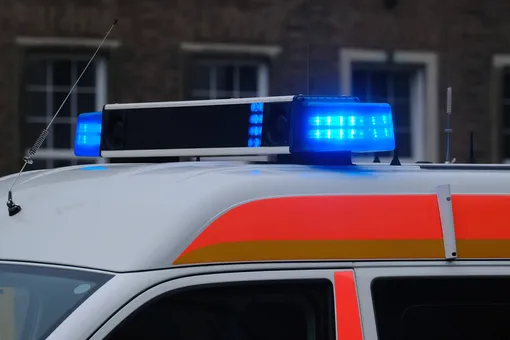 Сирена машины скорой помощи Сирена машины скорой помощи