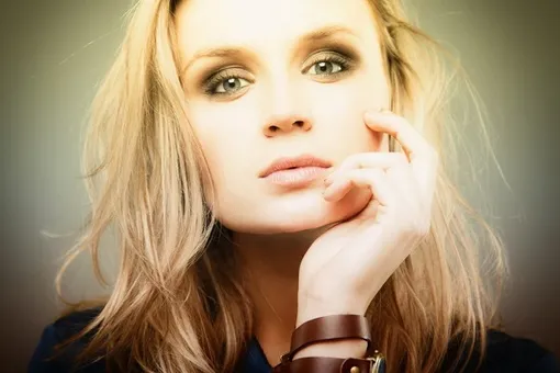 Полина Гагарина занимается практической магией Полина Гагарина занимается практической магией