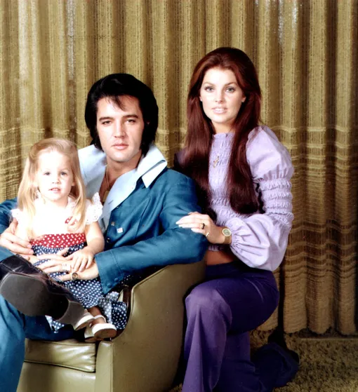 Присцилла и Элвис Пресли с дочерью Лизой Мари