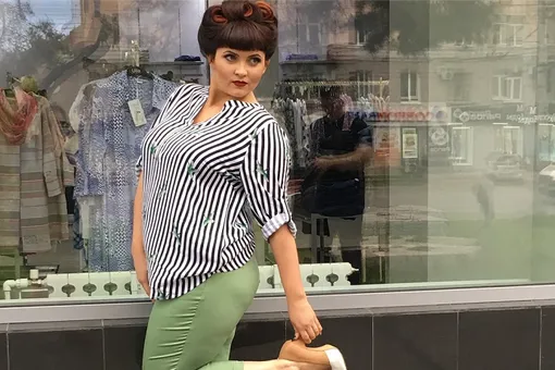 Учительницу из Омска уволили за фото в купальнике Учительницу из Омска уволили за фото в купальнике