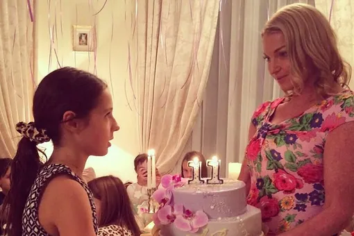 11-летняя дочь Анастасии Волочковой поразила новым имиджем 11-летняя дочь Анастасии Волочковой поразила новым имиджем