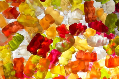 Пара разнообразила секс с помощью мармеладных медвежат. И угодила в больницу Пара разнообразила секс с помощью мармеладных медвежат. И угодила в больницу