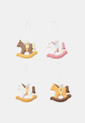 Елочные игрушки с символом 2026 года Огненной Лошади. Они принесут удачу в 2026 году, если ими украсить елку.