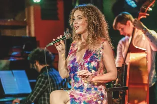 Нужен восторг: почему певица Екатерина Готлиб выбирает для сцены странные вещи