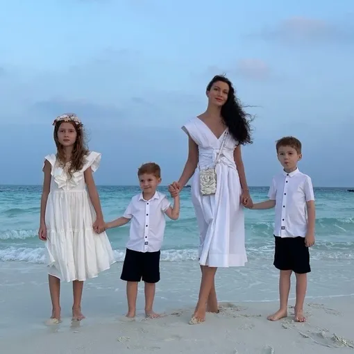 Ирина Болгар с детьми