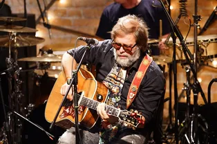 Николай Фоменко, Максим Леонидов и Игорь Сукачев показали редкие фото Бориса Гребенщикова к 65-летию музыканта Николай Фоменко, Максим Леонидов и Игорь Сукачев показали редкие фото Бориса Гребенщикова к 65-летию музыканта