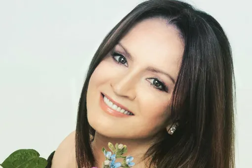 70-летняя София Ротару в летнем сарафане выглядит на 30 лет моложе