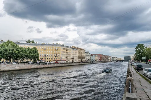 Водитель Порше вылетел с дороги в Фонтанку: его пассажирка погибла Водитель Порше вылетел с дороги в Фонтанку: его пассажирка погибла