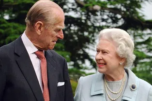 Настоящий романтик: какие цветы принц Филипп дарил Елизавете II на её день рождения