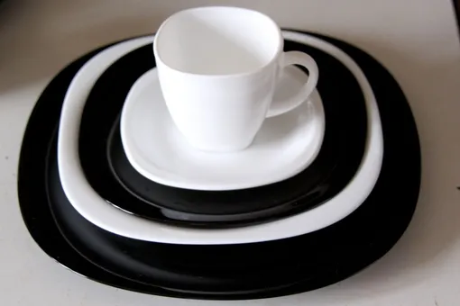 Контрастный чёрно-белый (в больших количествах) Контрастный чёрно-белый (в больших количествах)