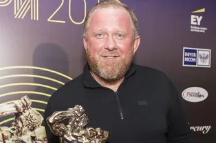 В эфире с розовым маникюром: шеф-повар Константин Ивлев удивил зрителей