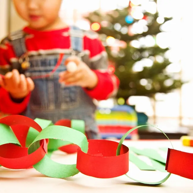 Вы тоже плакали, когда рвалась бумажная гирлянда? 8 новогодних поделок из детства