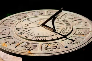 Меньше спать и меньше говорить: Лунный гороскоп на 24 октября