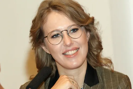 «Платон такой уже мужчина на стиле»: Ксения Собчак показала озорное фото с трехлетним сыном «Платон такой уже мужчина на стиле»: Ксения Собчак показала озорное фото с трехлетним сыном