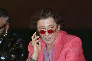 Чем не понравился мальчик? Григорий Лепс столкнул со сцены подростка, который хотел с ним сфотографироваться