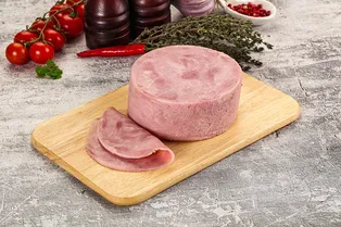 Домашняя колбаса всего из двух ингредиентов — пальчики оближешь!