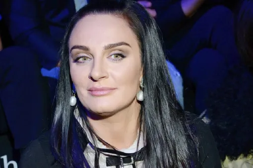 «Набрать 20 килограммов за 10 лет!» Елена Ваенга показала, как выглядела в 33 года «Набрать 20 килограммов за 10 лет!» Елена Ваенга показала, как выглядела в 33 года