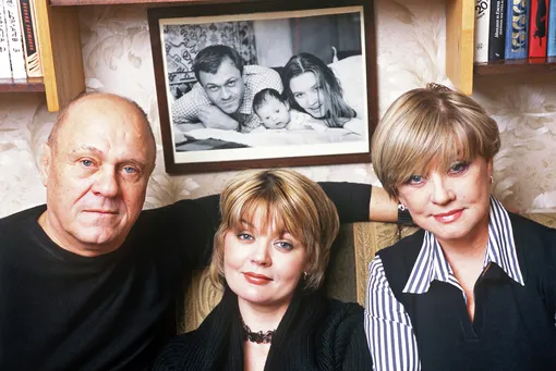 Владимир Меньшов, Вера Алентова, Юлия Меньшова Владимир Меньшов, Вера Алентова, Юлия Меньшова