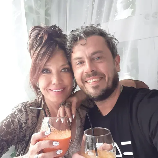 Азиза рассказала об отношениях с молодым мужем Азиза рассказала об отношениях с молодым мужем