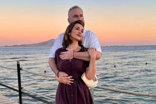 «Я стояла в шоке»: Анфиса Чехова рассказала подробности помолвки с Александром Златопольским и выложила видео «Я стояла в шоке»: Анфиса Чехова рассказала подробности помолвки с Александром Златопольским и выложила видео