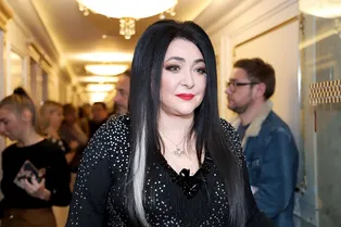 Лолита Милявская выращивает на окне огурцы