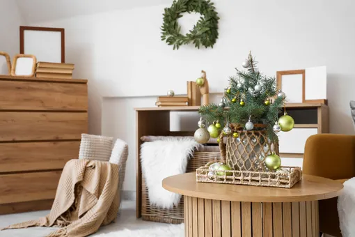 Миниатюрная ёлочка в интерьере: отличный вариант для маленькой квартиры Миниатюрная ёлочка в интерьере: отличный вариант для маленькой квартиры