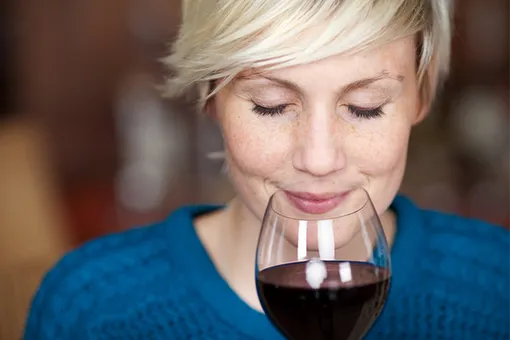 Как подобрать вино к еде? Объясняет сомелье