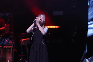 «Ты несла невероятную силу»: Ярослава Дегтярёва разрыдалась на шоу «Голос. Уже не дети»