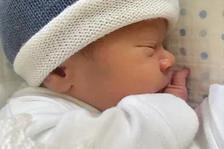 Первый правнук королевы Елизаветы, родившийся после её смерти — принц Эрнест. Какой он в очереди на престол?